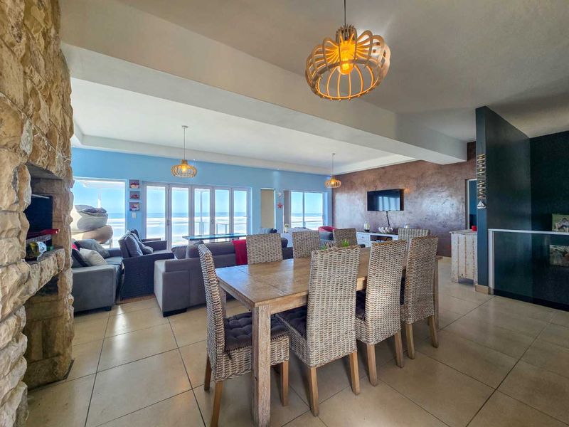 Spectacular Multi-Level beachfront home for sale in Stilbaai-Oos. - Photo 8