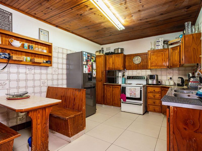 UNIQUE FAMILY HOME WITH COTTAGE IN PRIME WATERFALL 1 - Photo 9