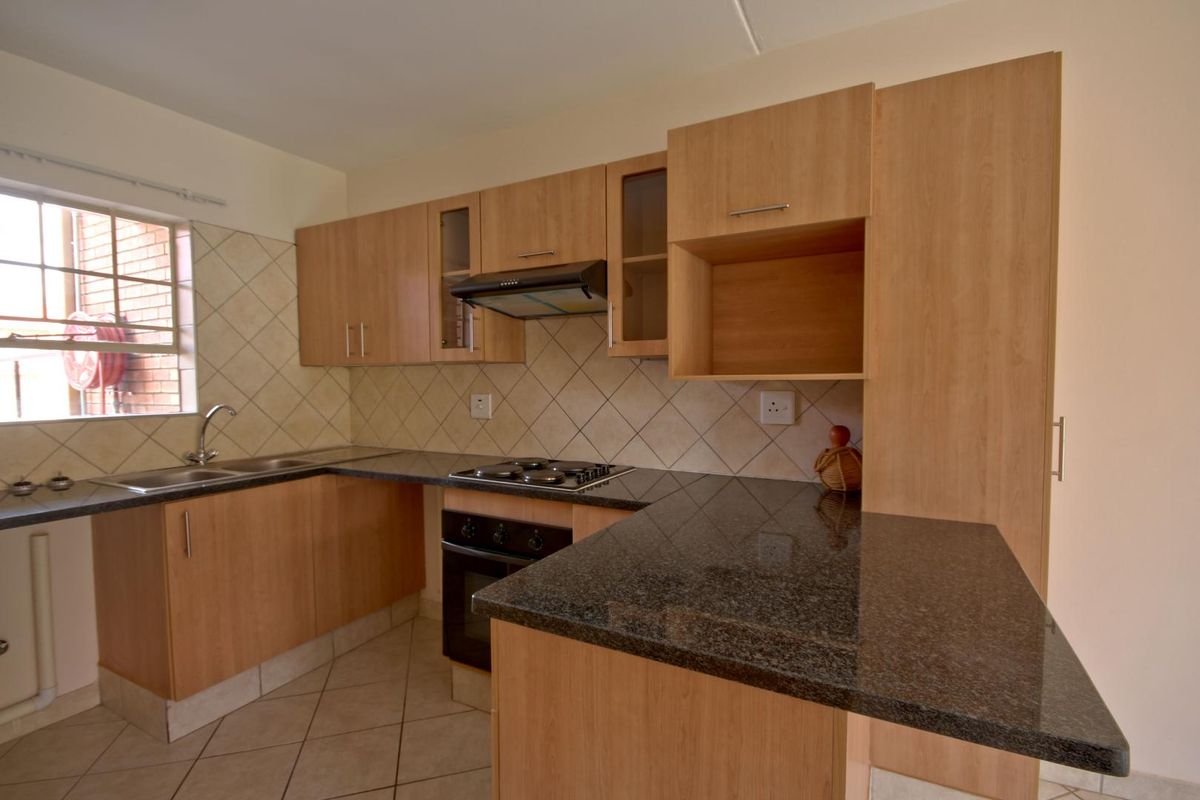 Perfect 2Bedroom ground floor apartment! - Photo 3