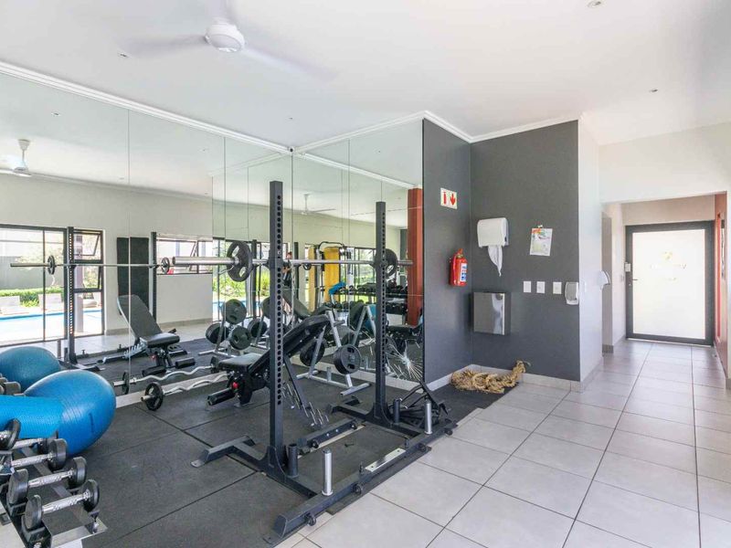 Stunning 1 Bedroom Apartment - Photo 9