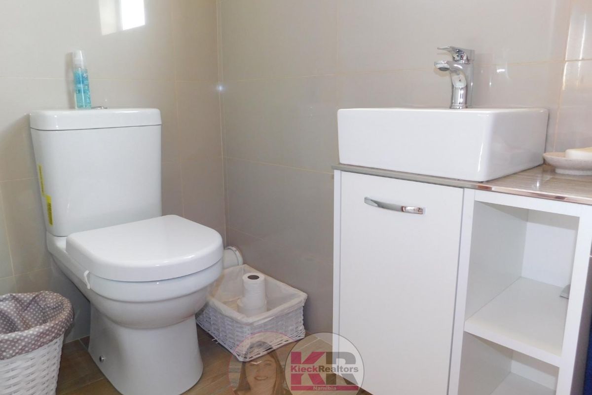 One of a kind : Fully furnished - Photo 3