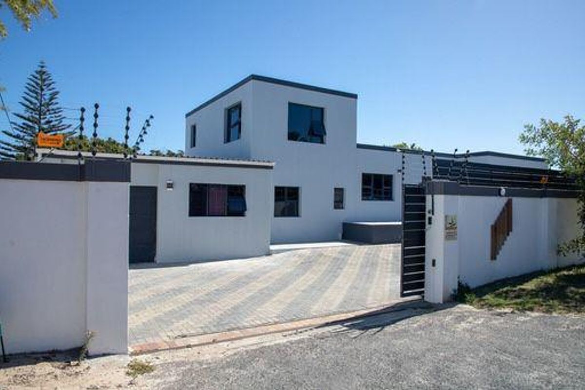 Prime Investment Meets Luxury Lifestyle - Photo 4