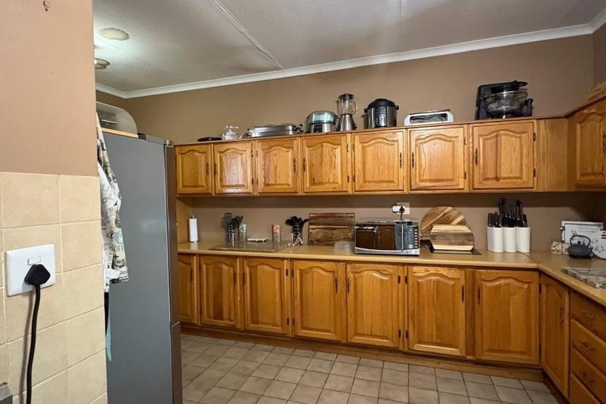 Okahandja- For Sale- N$2 760 000 - Photo 5