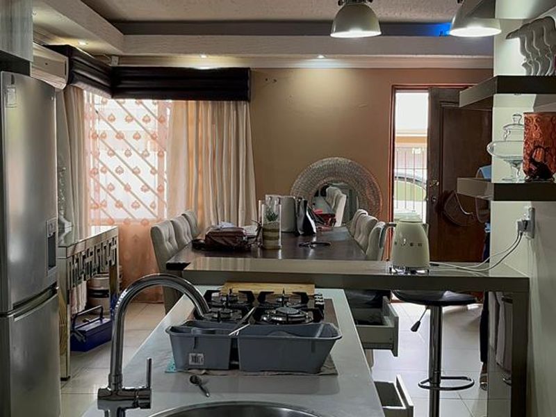 5-Bedroom Double Storey Freestanding House - Photo 4