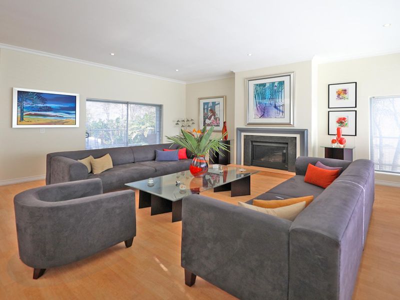 5 BEDROOM ARCHITECTURAL DREAM HOME IN PLATTEKLOOF - Photo 9