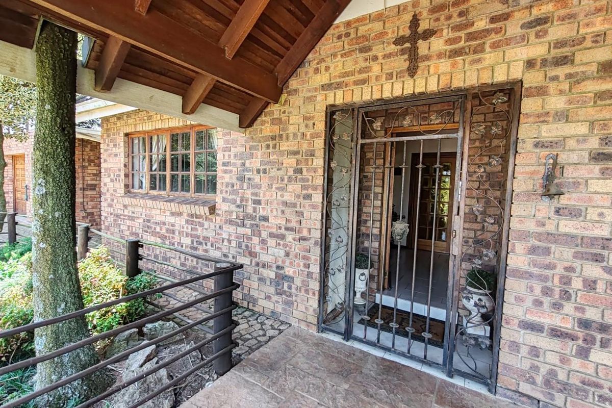 Elegant Serenity Nortons Home Estate - Photo 2