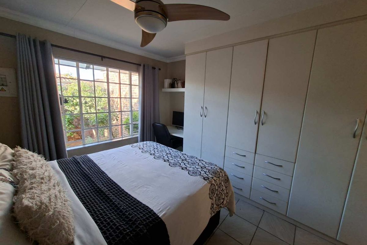 Charming Free-Standing Simplex for Sale in Allens Nek / Weltevreden Park - Photo 4