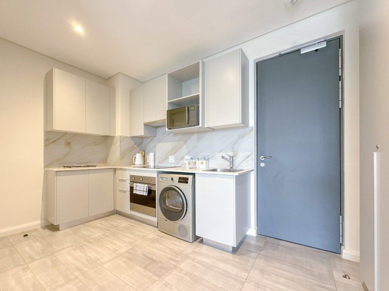 Elevated 1-Bedroom Living at The Capital Trilogy, Menlyn Maine - Photo 2