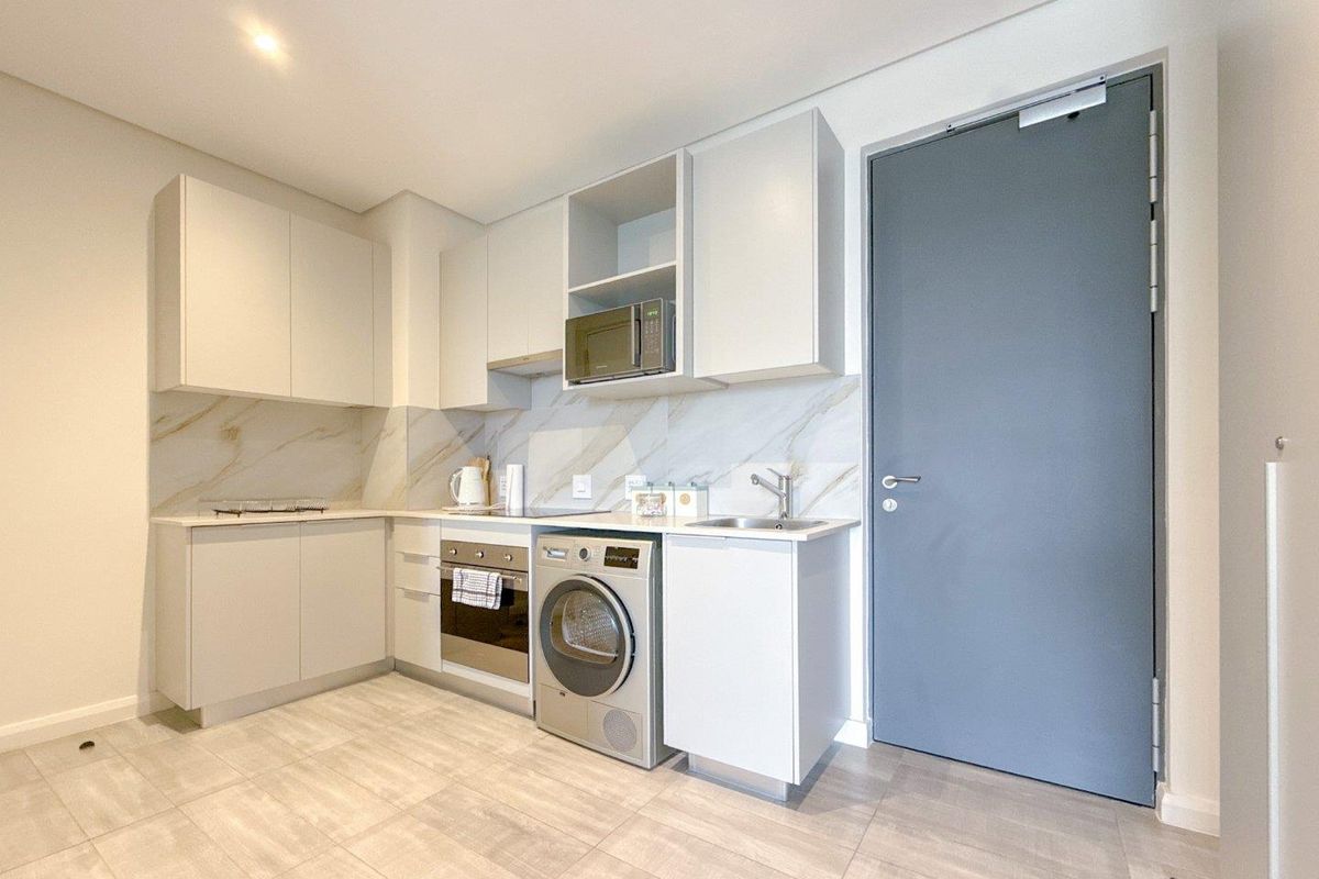 Elevated 1-Bedroom Living at The Capital Trilogy, Menlyn Maine - Photo 2