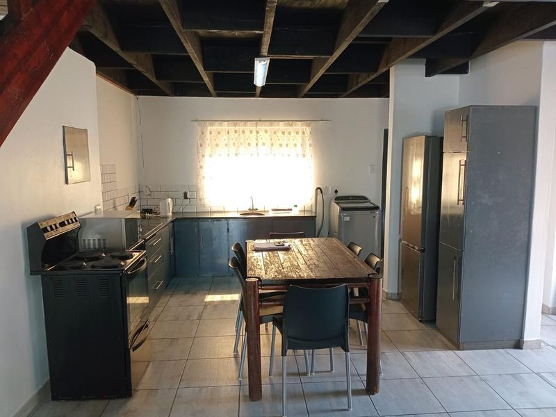 Fully Furnished 3-Bedroom Contractor’s Dream Stay – Just Bring Your Bags! - Photo 2