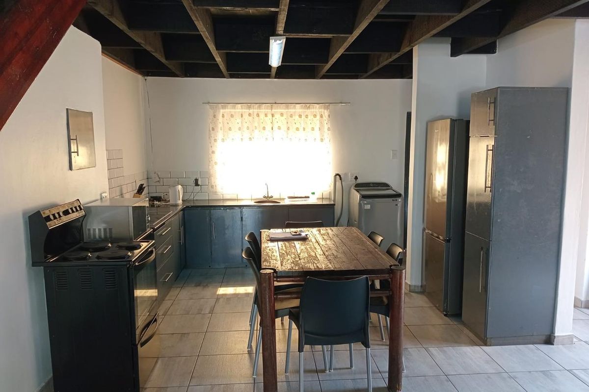 Fully Furnished 3-Bedroom Contractor’s Dream Stay – Just Bring Your Bags! - Photo 2