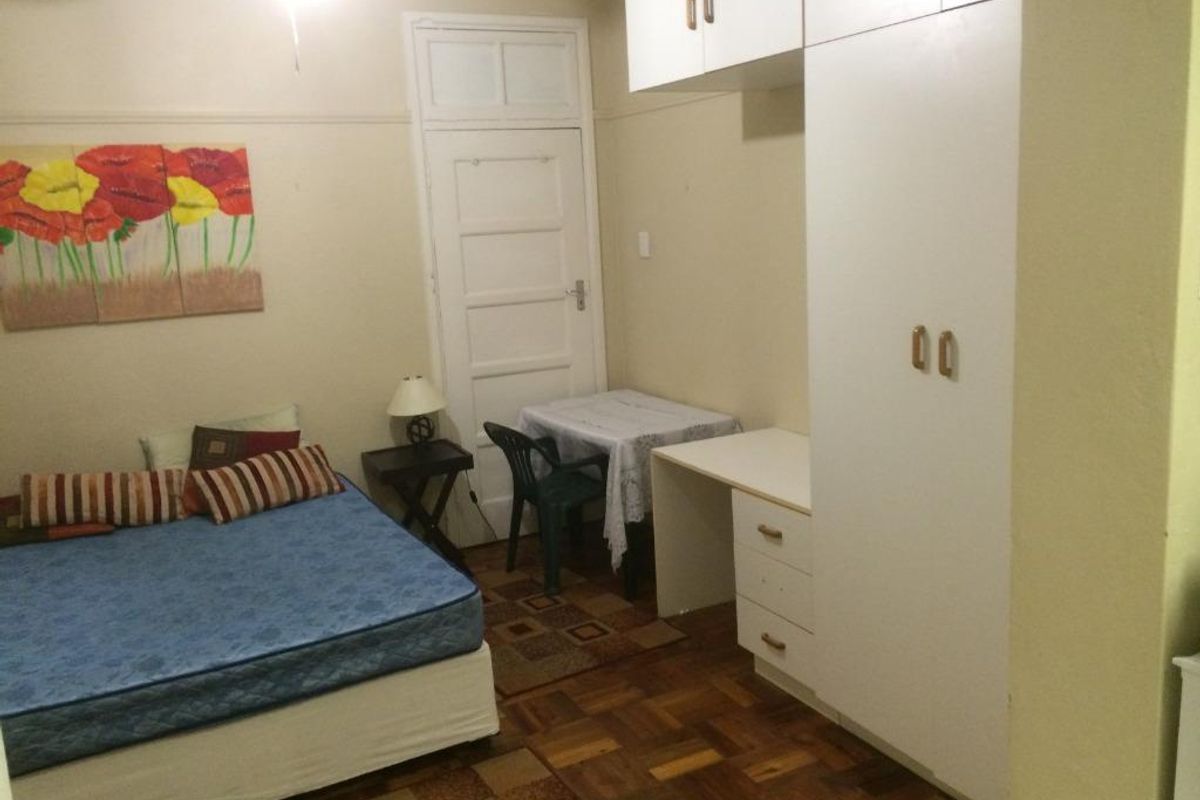 Humerail bedsitter available to rent - Photo 2