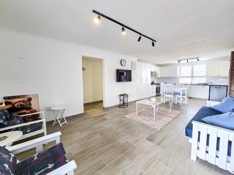 Charming  two bedroom ground floor unit for sale in Stilbaai-Wes. - Photo 10