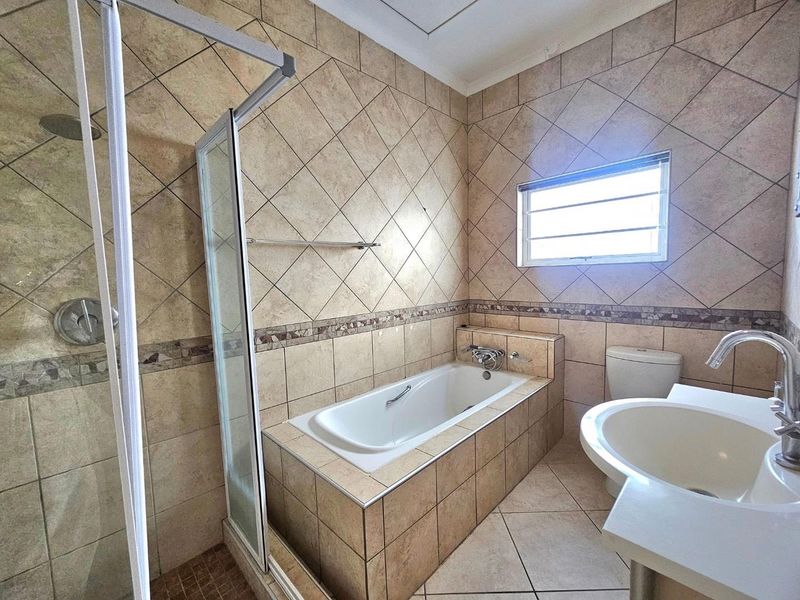 Klein Windhoek to rent - Photo 4