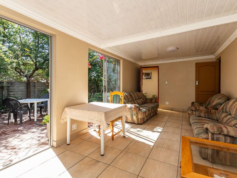 Beautiful 3 bedroom family home. - Photo 3