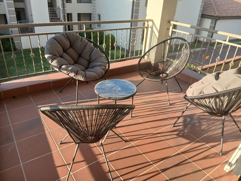 NEW RELEASE - Live Close to OR Tambo Airport in This Stylish Boksburg Apartment - Photo 2
