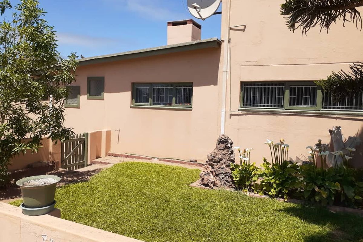 HOUSE WITH FLATLET FOR SALE IN HENTIES BAY - NAMIBIA - Photo 3
