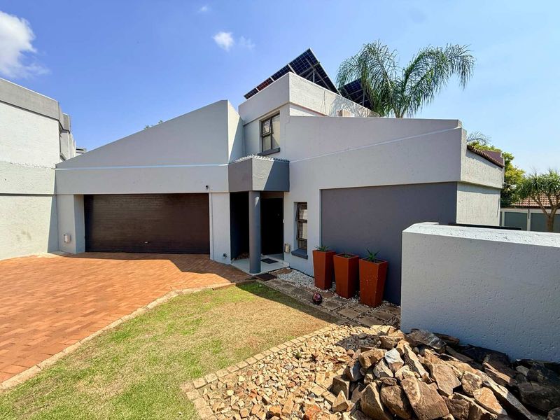 Spacious 4-Bedroom Family Home with Pool, Entertainment Areas & Solar Backup in Highveld - Photo 2