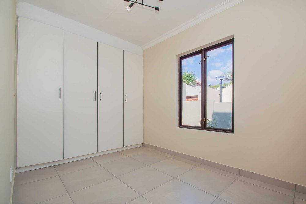 3rd Bedroom cupboards