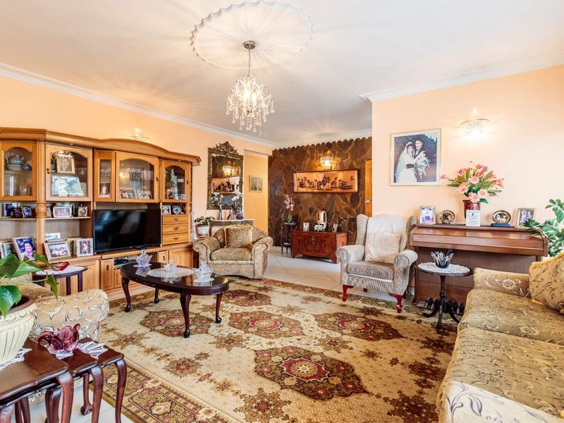 Immaculate Family Home in Westering with Pool, Garden & Ample Space! - Photo 8