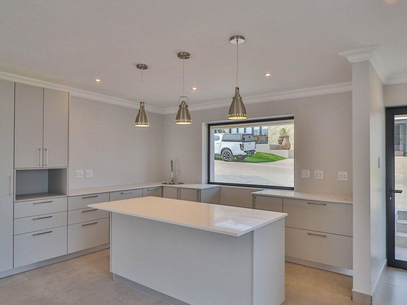 Nestled in the heart of Outeniquasbosch Wildlife Village - Photo 6