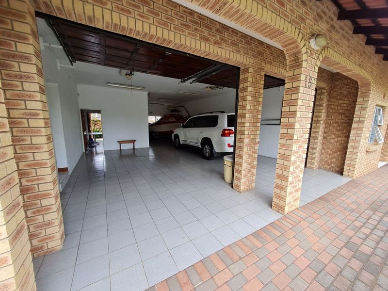 5 bedrooms House in ST LUCIA - Photo 4