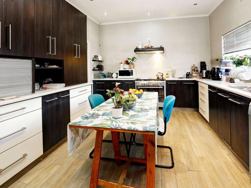 Family home in Vredelust - a few steps from Louis Leipoldt Medi-Clinic! - Photo 8