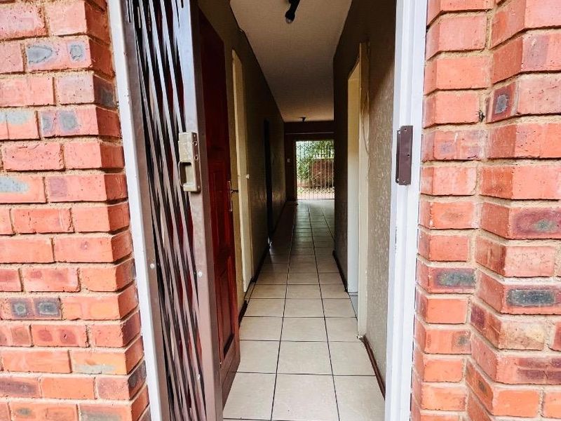 Beautiful 2 Bedroom Ground Floor For Sale - Photo 6