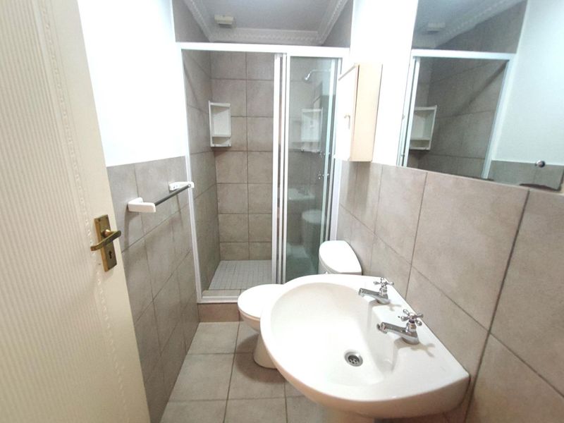4 bedroomed townhouse in smaller complex - Photo 10