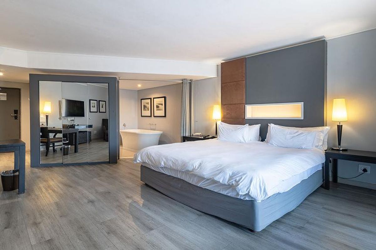 Superior Studio Deluxe Hotel Suite For Sale In Island Club Hotel - Photo 5