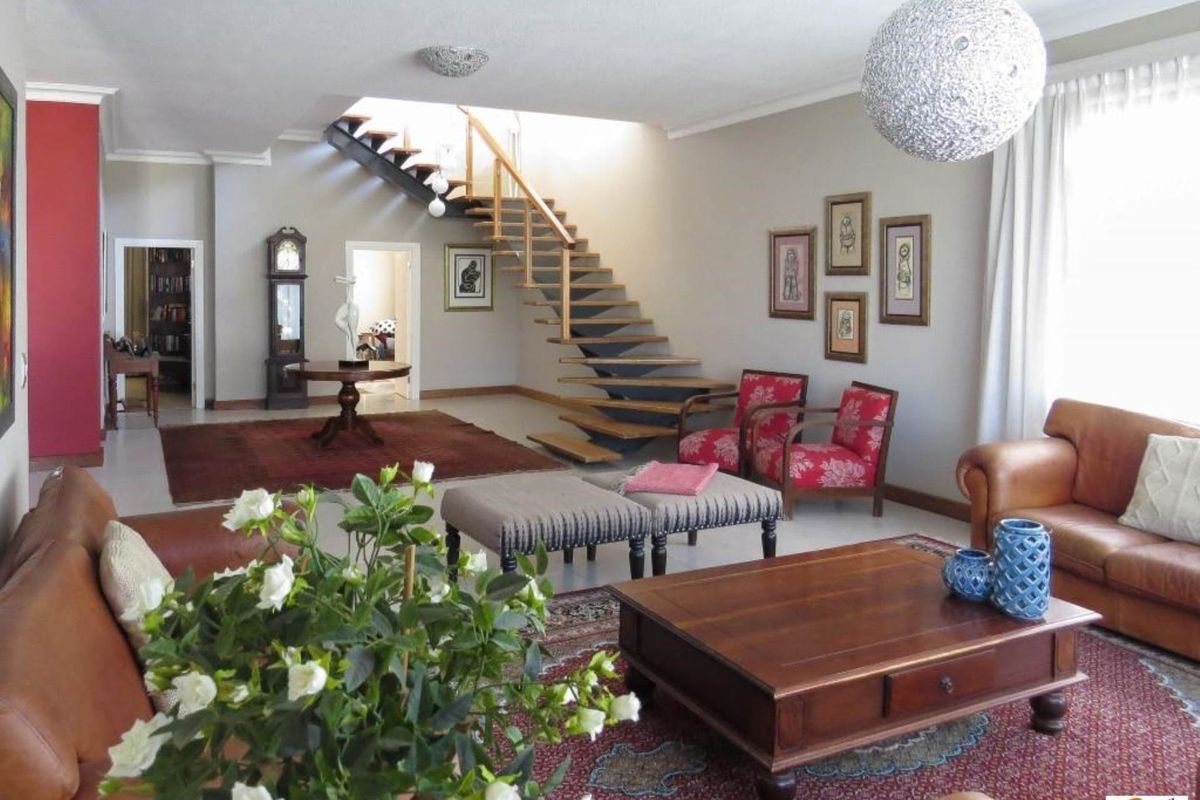 Stupendously Spacious - Photo 3