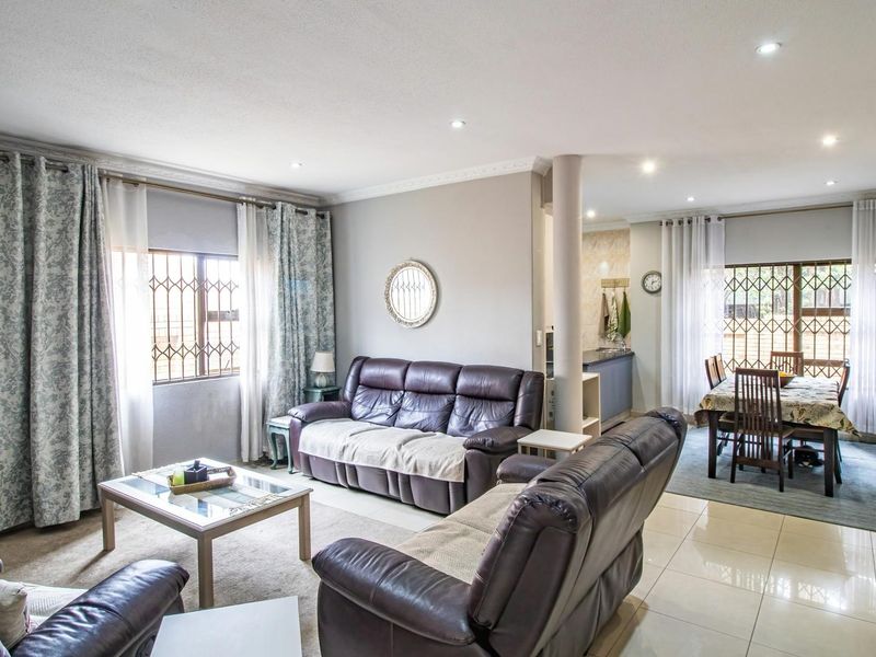 Charming 5-Bedroom Full Title for Sale in Meyersdal's Prestigious Palomino Drive! - Photo 9