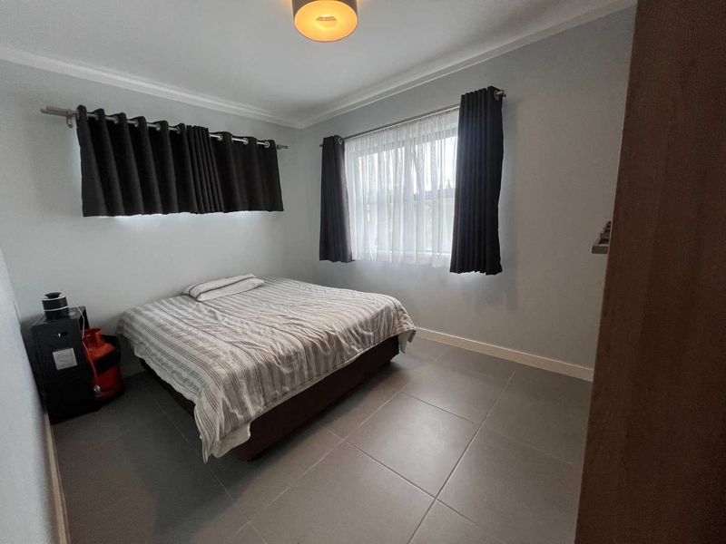 Practical and Comfortable 2 Bed Apartment - Photo 9