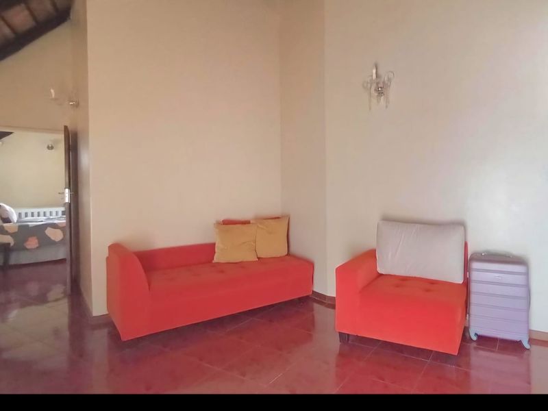 warm family home - Photo 8