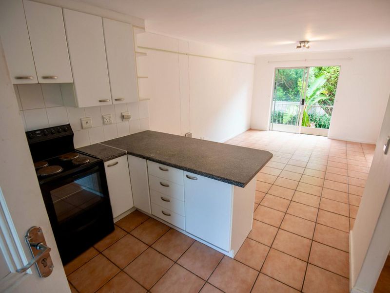 2-Bedroom Apartment in Leeuwendal Complex - Photo 5