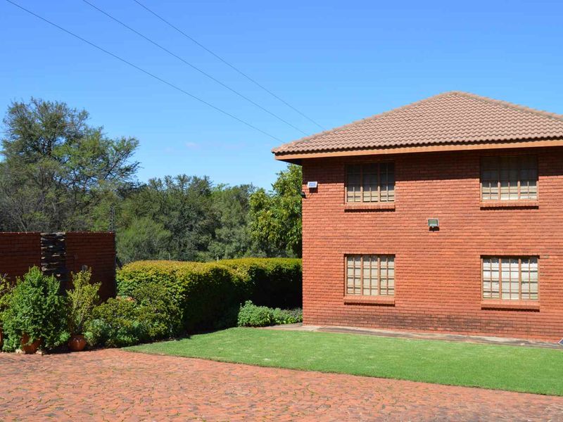 12-unit townhouse complex Investment and income generating opportunity - Photo 4