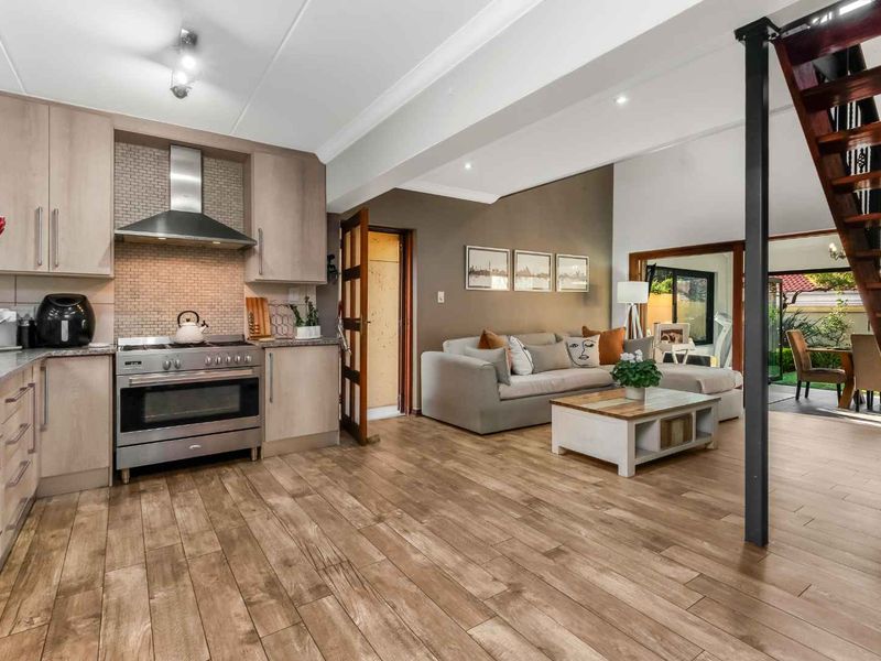 STYLISH AND CLASSY DUPLEX UNIT, IN A QUIET POSITION OFFERING PLENTY OF SPACE. - Photo 2