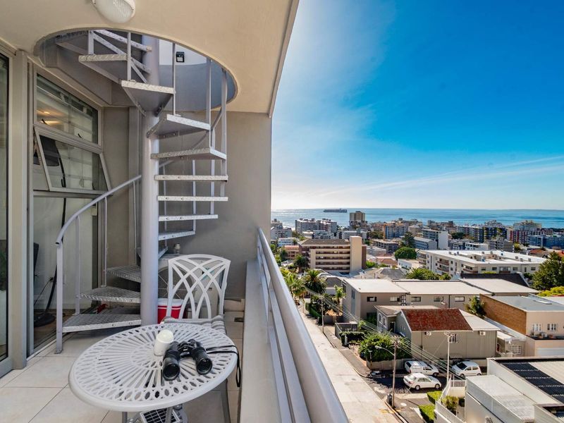 Top floor apartment, private roof terrace and amazing views - Photo 6