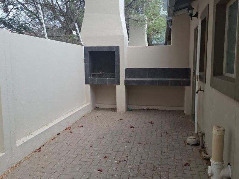 Modern 2-Bedroom Corner Unit for Sale — Pionierspark Ext 1 - Photo 2