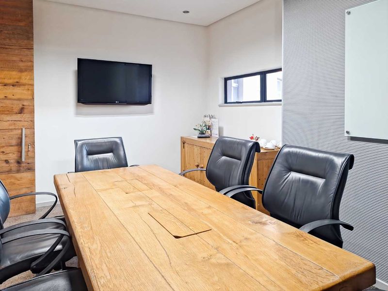 Private office space for 2 persons in Regus Lynnwood Bridge - Photo 5