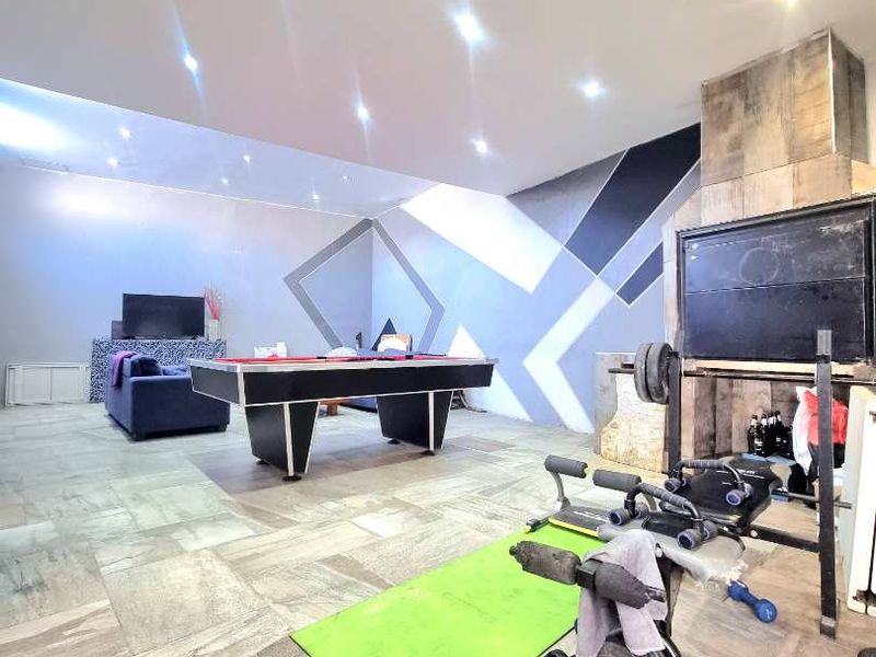 STUNNING HOUSE FOR SALE - Photo 3