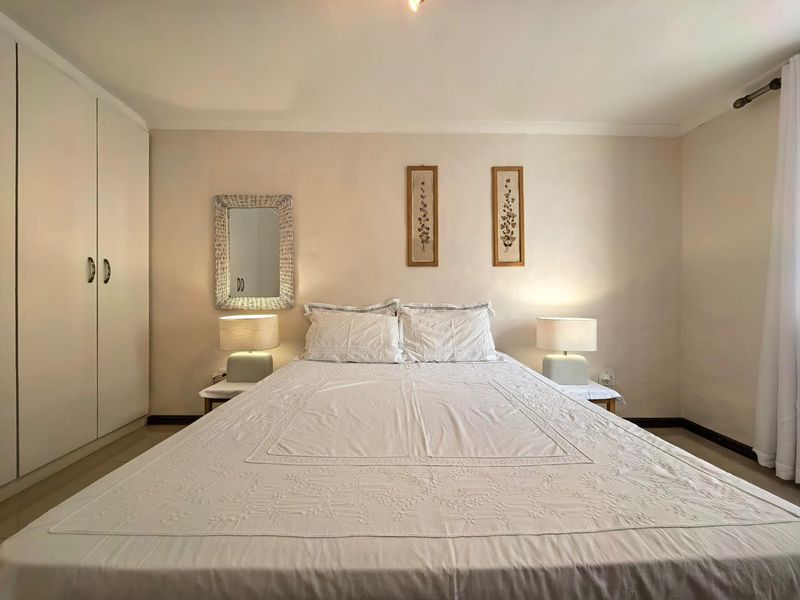 Charming Furnished 1-Bedroom Cottage Belle Constantia R14,500 pm - Photo 9