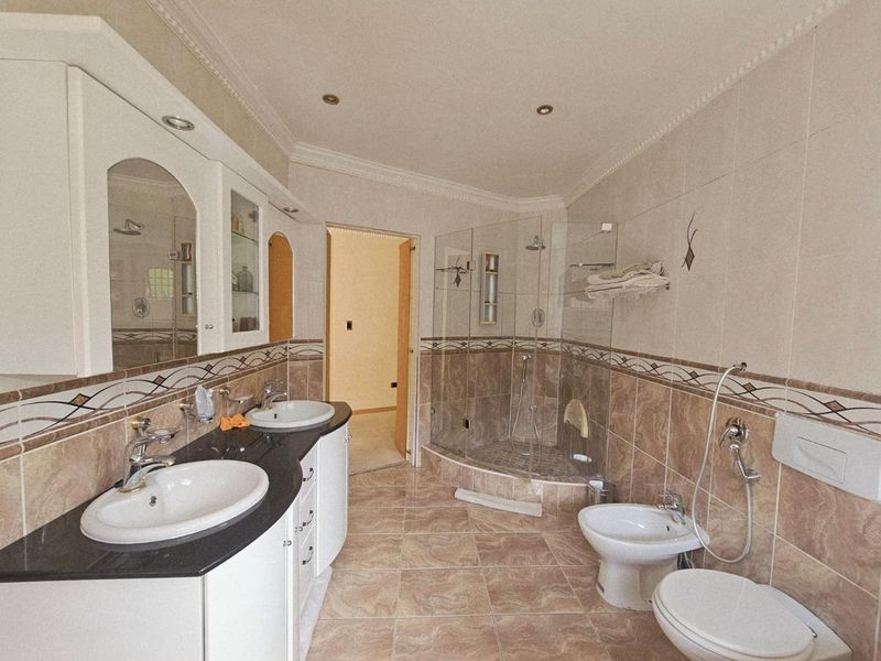 LOCATION LOCATION LOCATION Prime School-Side Location Meets Luxury Living - Photo 9