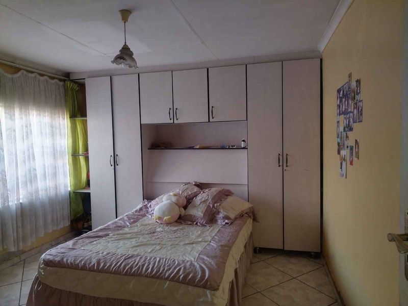 3 bedrooms house for sale in Soshanguve BB - Photo 9