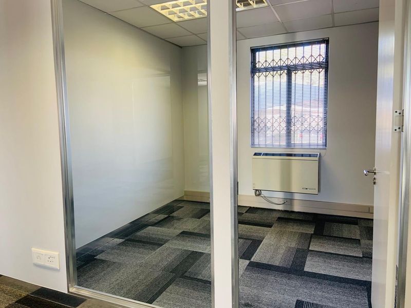 **Beautiful Office Space Available for Rent** - Photo 8