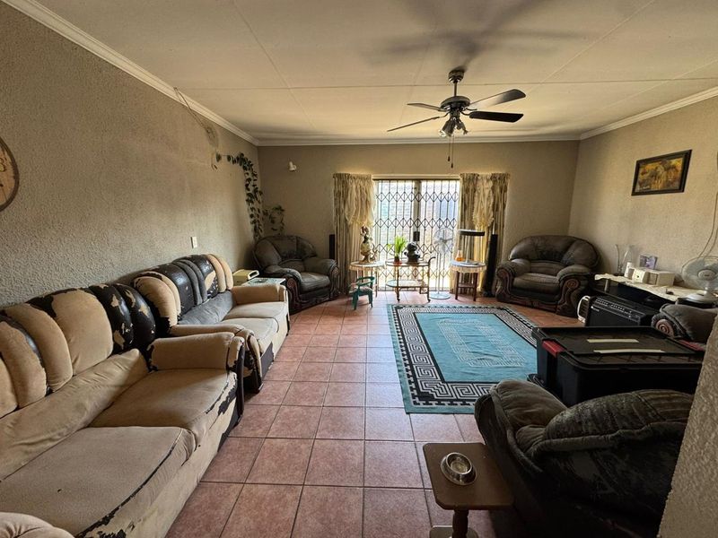 INVESTORS: STUDENT ACCOMODATION OR RENTAL - Photo 8