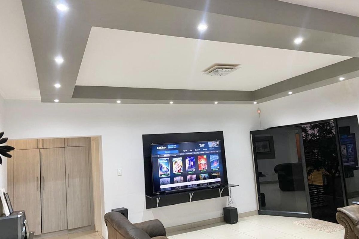 2 Bedrooms House For Sale in Otjomuise - Photo 3