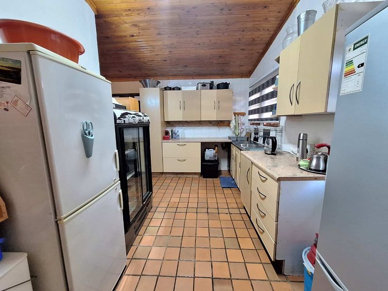 Bushveld Bliss - Spacious 3-Bed House with Modern Comfort - Photo 10