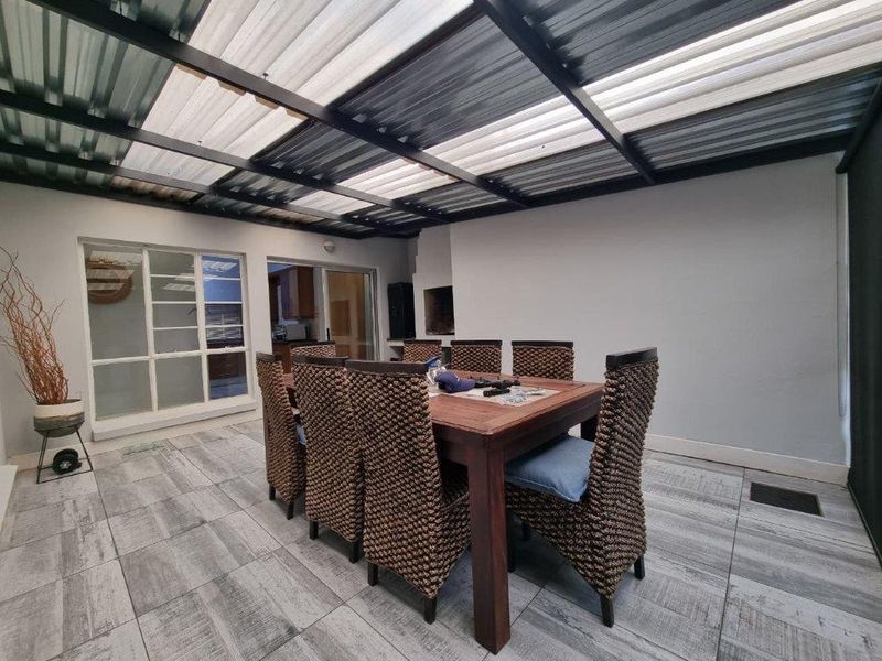 Ready to move in Estate home. - Photo 6