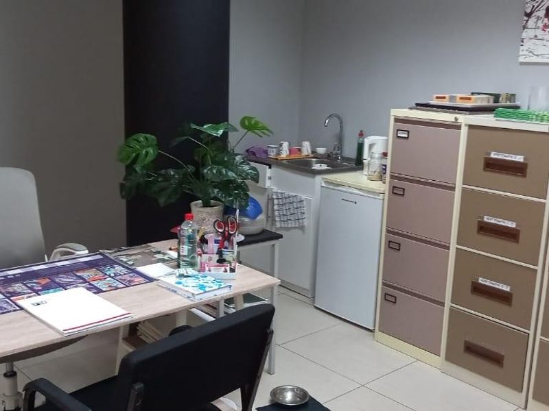A GRADE OFFICE FOR SALE - KLEIN WINDHOEK - Photo 6